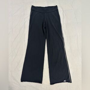 Nike yoga pants size small